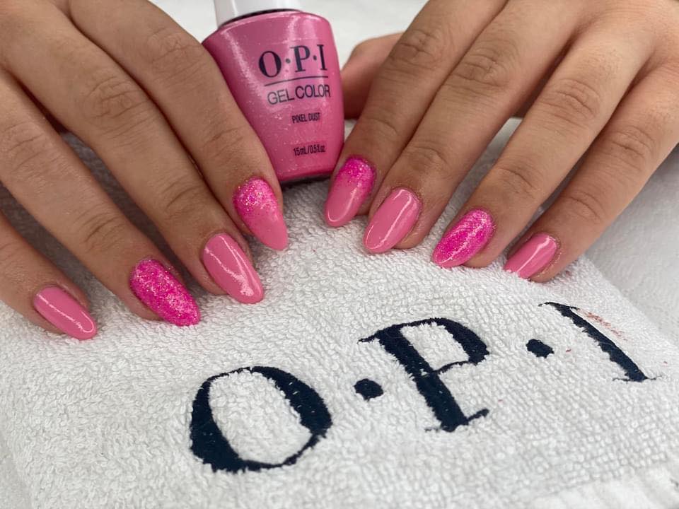 Manicure semipermanente Dali Lab — forma francese